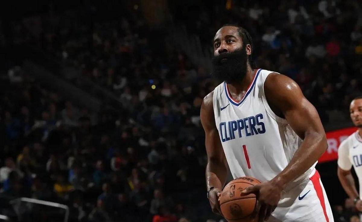 爱游戏哈登连续七场比赛得分超过比赛局势复杂，法国队不断突破！的简单介绍